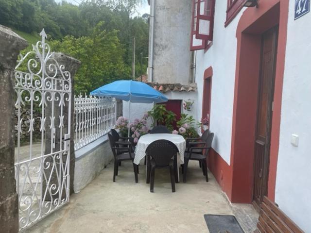 El Requexu De Rales Villa Rales  Exteriör bild