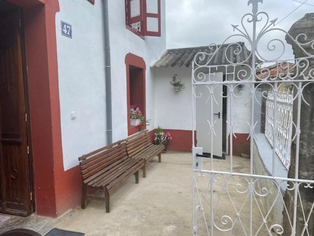 El Requexu De Rales Villa Rales  Exteriör bild